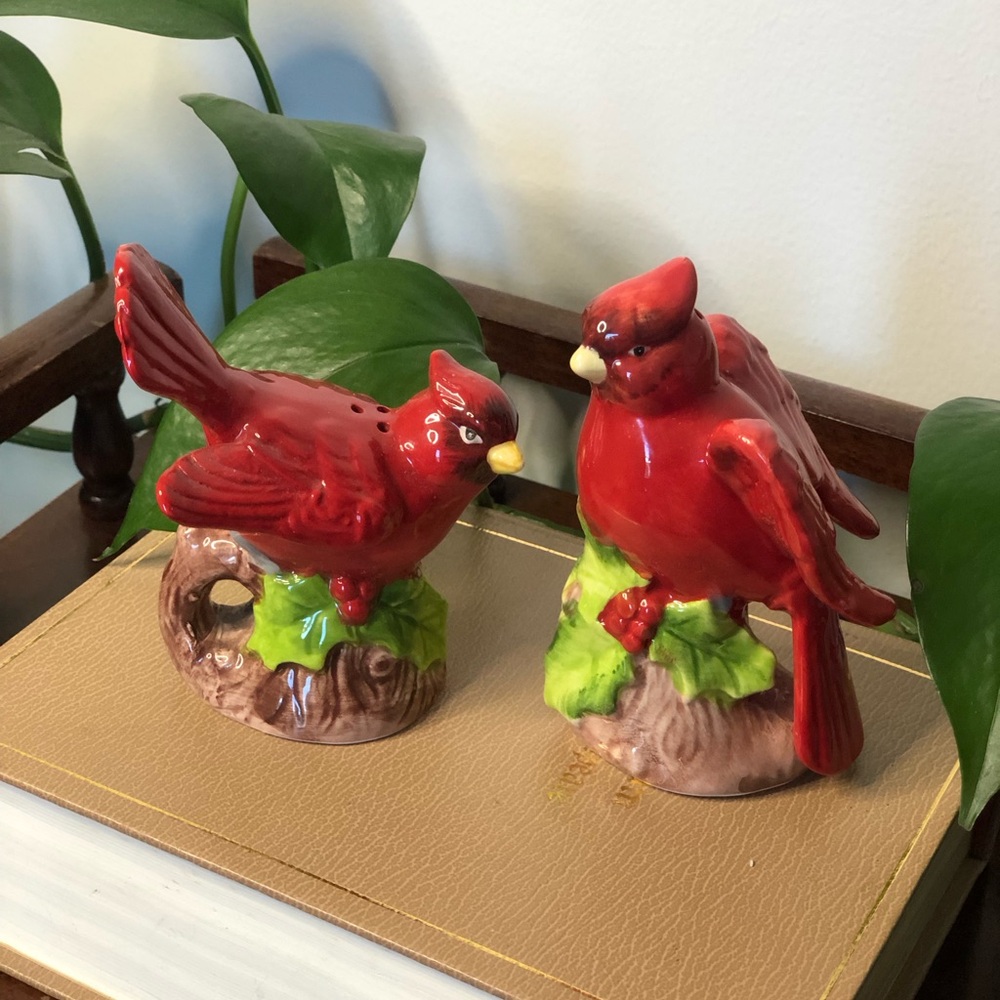 Ceramic Red Cardinal Salt & Pepper Shaker Set Woodland Cottagecore Kitchen Decor